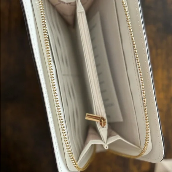 ALDO Wallet - Picture 2 of 3